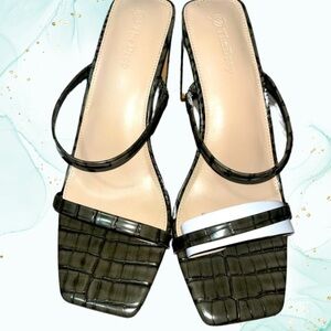 The Drop Avery Capers Sandal Heels, NWT, Size 9.5